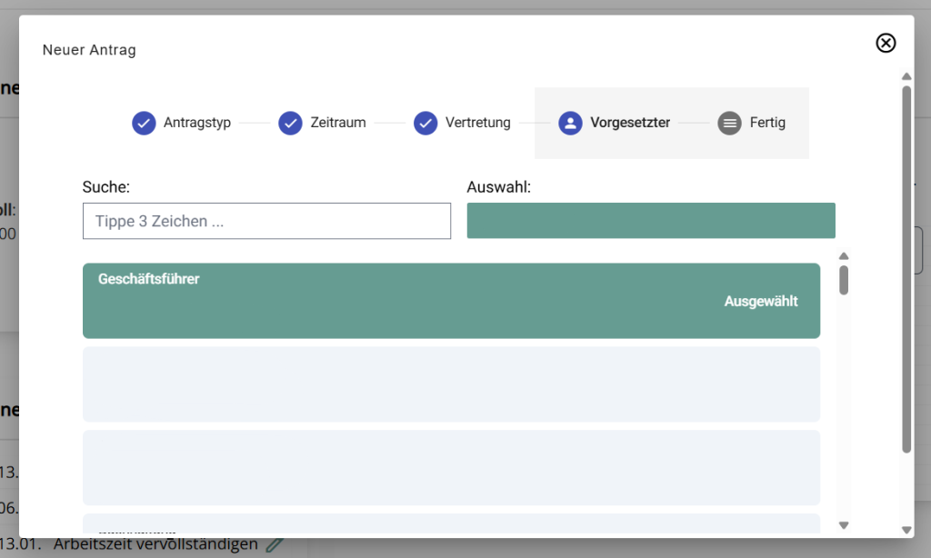 Die Abbildung zeigt einen Schritt aus dem Assistenten zur Erstellung eines neuen Antrags in timePLUS. Hierbei wird der zuständige Vorgesetzte ausgewählt, um die Freigabe des Antrags zu initiieren. Ein Fortschrittsbalken am oberen Rand des Fensters verdeutlicht dabei den Prozessablauf über die verschiedenen Stationen hinweg bis zum Abschluss.