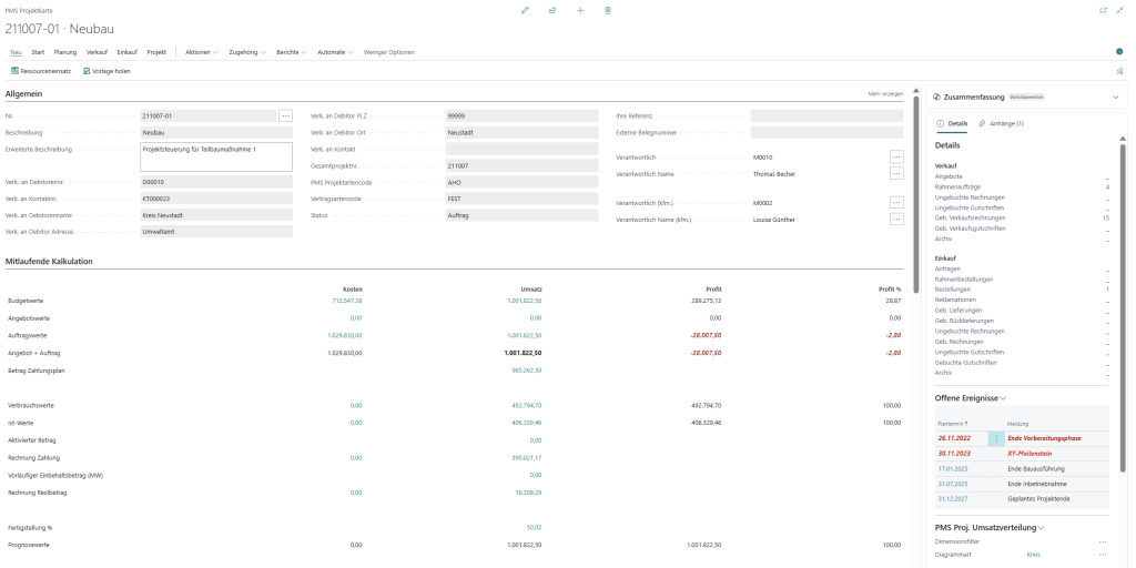Projektübersicht in Microsoft Dynamics 365 Business Central: Detaillierte Projektkarte mit integrierter mitlaufender Kalkulation zur Echtzeit-Überwachung von Kosten, Umsatz und Profit. Die Ansicht bietet zudem eine Zusammenfassung aller projektbezogenen Belege sowie eine Übersicht anstehender Termine und Meilensteine für ein effizientes Projektcontrolling.